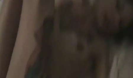 معشوقه زنانه ، بلا فیلم سوپر سه نفره بلکچارت ، یک گاو نر اغوا کننده است