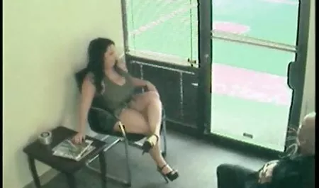 نمایش MILF سکسی دانلود فیلم سکس سه نفره در آشپزخانه