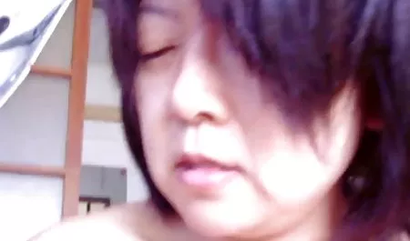 StepMom سکس سه نفره با زنم سرخ و پسرش نیست