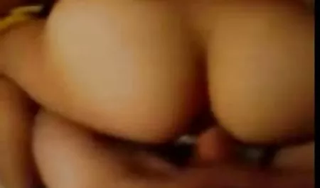 ساندرا سانچز پورنو چکی از گربه لز سه نفره زیباش لذت می برد