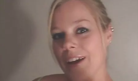 BBW Caro سکس سه نفره وحشی با منحنی های بیشتر باز می گردد