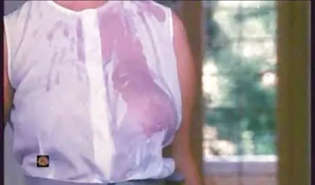 خم همسر آماتور عکسهای سکس سه نفره مطیع بیش از تختخواب و Banged POV