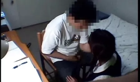 مشبک باند سکس ۳ نفره و کرم سفید در جوراب قرمز